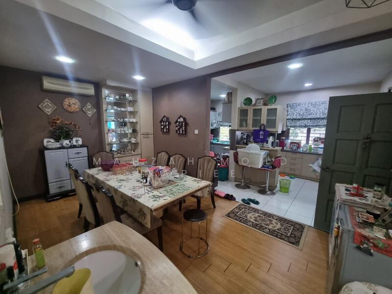 2-storey Terraced House for Sale in Seksyen U6 (Shah Alam) - Mahzah Mohd Rapiee - Dining Room - PropertyGuru.com.my