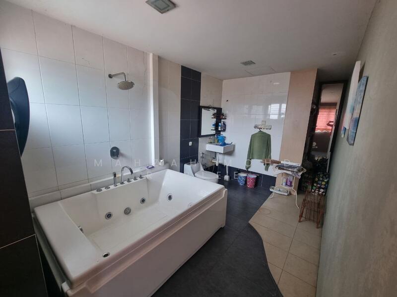 2-storey Terraced House for Sale in Seksyen U6 (Shah Alam) - Mahzah Mohd Rapiee - Bathroom - PropertyGuru.com.my