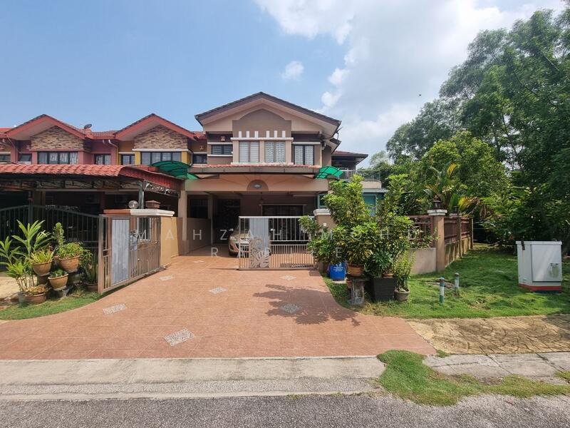 2-storey Terraced House for Sale in Seksyen U6 (Shah Alam) - Mahzah Mohd Rapiee - Exterior - PropertyGuru.com.my