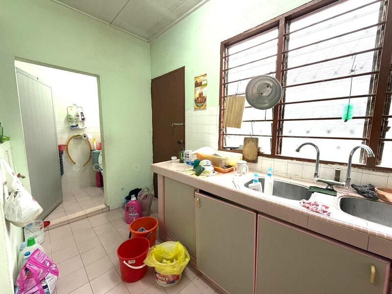 Taman Ungku Tun Aminah untuk Untuk Dijual - RM 520,000, Feb 2026 - Kitchen - PropertyGuru.com.my