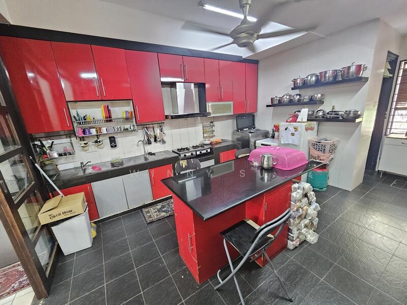 2-storey Terraced House for Sale in Bukit Jelutong (Shah Alam) - Winny Su - Kitchen - PropertyGuru.com.my