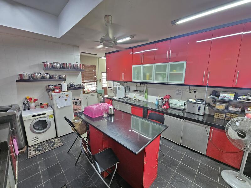 2-storey Terraced House for Sale in Bukit Jelutong (Shah Alam) - Winny Su - Kitchen - PropertyGuru.com.my