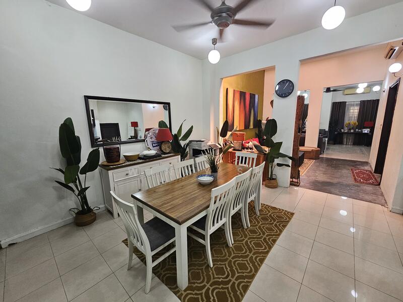 2-storey Terraced House for Sale in Bukit Jelutong (Shah Alam) - Winny Su - Dining Room - PropertyGuru.com.my