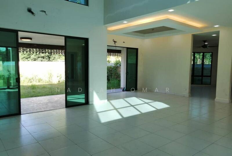 2-storey Terraced House for Sale in Denai Alam (Shah Alam) - Nadrah Omar - Living Room - PropertyGuru.com.my