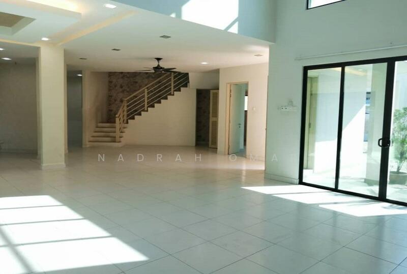 2-storey Terraced House for Sale in Denai Alam (Shah Alam) - Nadrah Omar - Living Room - PropertyGuru.com.my