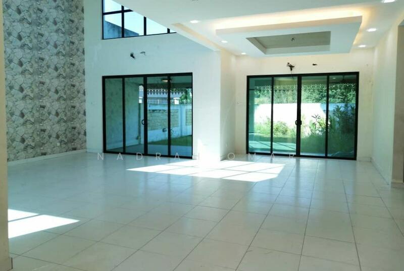 2-storey Terraced House for Sale in Denai Alam (Shah Alam) - Nadrah Omar - Living Room - PropertyGuru.com.my