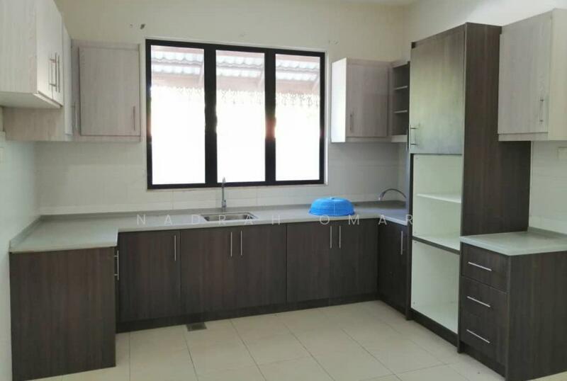 2-storey Terraced House for Sale in Denai Alam (Shah Alam) - Nadrah Omar - Kitchen - PropertyGuru.com.my