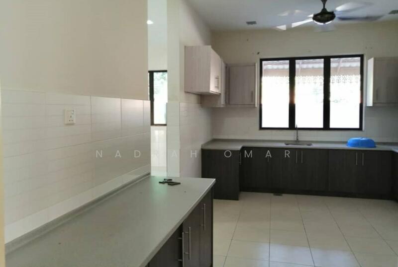 2-storey Terraced House for Sale in Denai Alam (Shah Alam) - Nadrah Omar - Kitchen - PropertyGuru.com.my