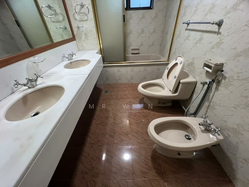 Kondominium untuk Disewa di UBN Tower - Mr Wan - Bathroom - PropertyGuru.com.my
