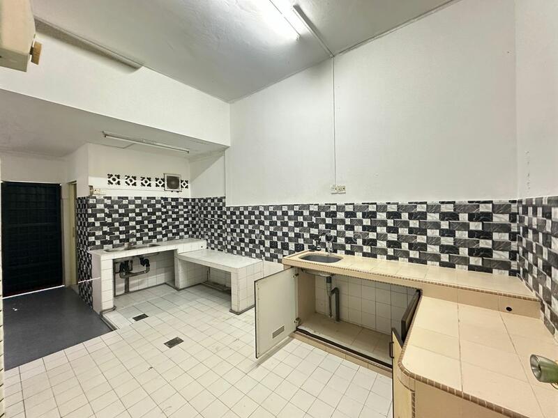 2-storey Terraced House for Sale in Skudai (Johor) - Jeny Loo - Kitchen - PropertyGuru.com.my