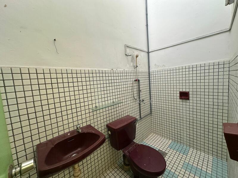 2-storey Terraced House for Sale in Skudai (Johor) - Jeny Loo - Bathroom - PropertyGuru.com.my