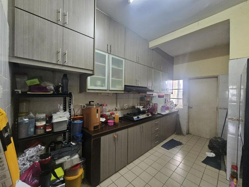 [HOT AREA DEKAT MASJID] Jalan Kristal Seksyen 7 Shah Alam untuk Untuk Dijual - RM 650,000, Apr 2026 - Kitchen - PropertyGuru.com.my