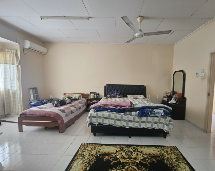 [HOT AREA DEKAT MASJID] Jalan Kristal Seksyen 7 Shah Alam untuk Untuk Dijual - RM 650,000, Apr 2026 - Bedroom - PropertyGuru.com.my