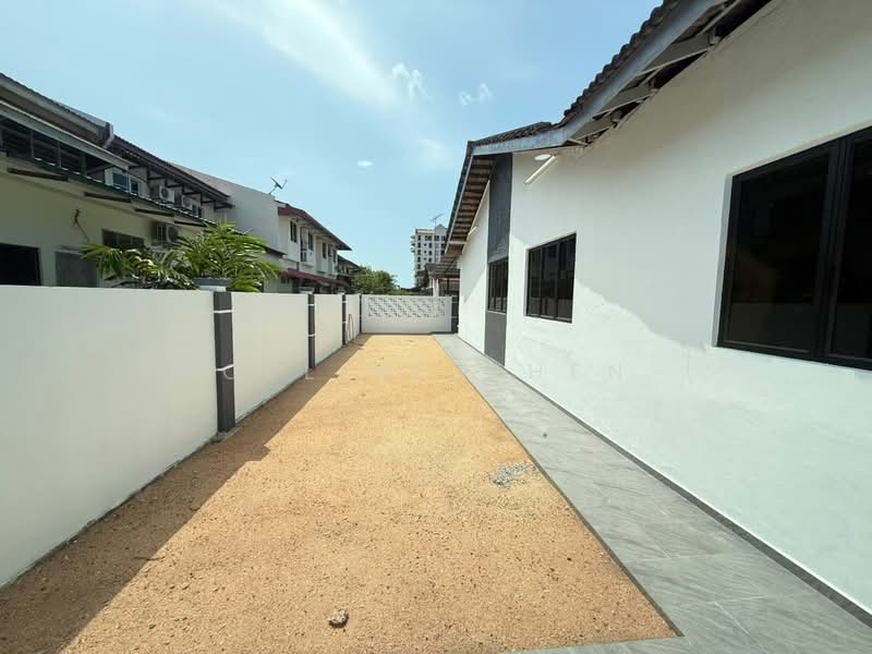 Rumah Teres 1 Tingkat untuk Dijual di Ujong Pasir (Melaka) - Celine Chen - Exterior - PropertyGuru.com.my