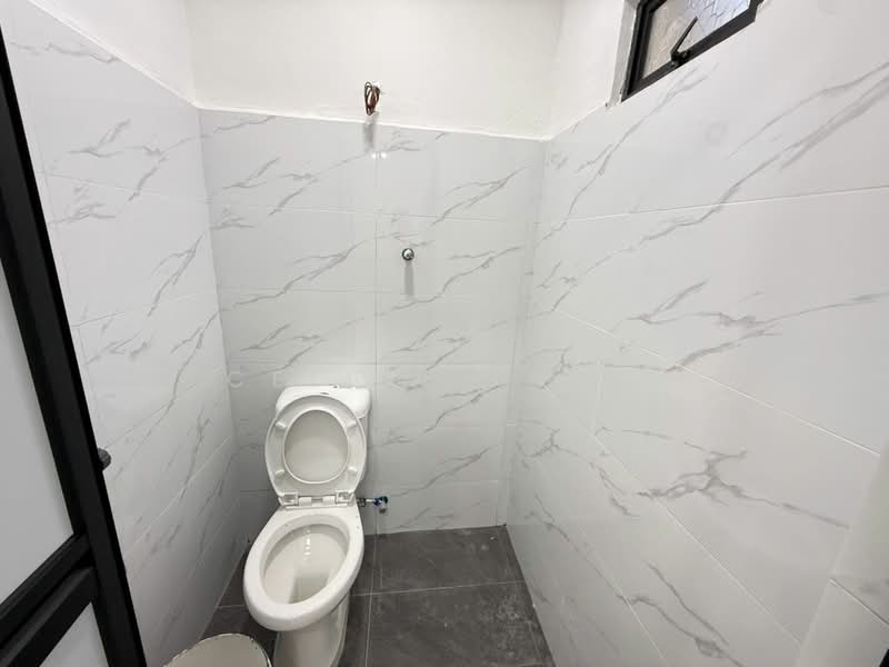 Rumah Teres 1 Tingkat untuk Dijual di Ujong Pasir (Melaka) - Celine Chen - Bathroom - PropertyGuru.com.my
