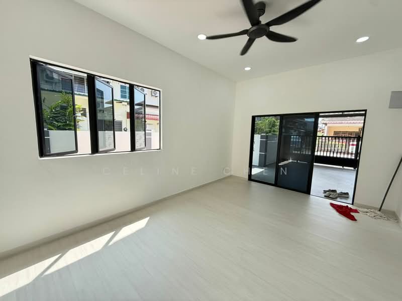 Rumah Teres 1 Tingkat untuk Dijual di Ujong Pasir (Melaka) - Celine Chen - Living Room - PropertyGuru.com.my