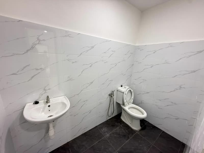 Rumah Teres 1 Tingkat untuk Dijual di Ujong Pasir (Melaka) - Celine Chen - Bathroom - PropertyGuru.com.my