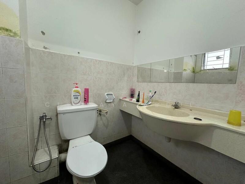 3-storey Terraced House for Sale in Taman Melawati (Ulu Kelang) - Cik Maya Abdul - Bathroom - PropertyGuru.com.my