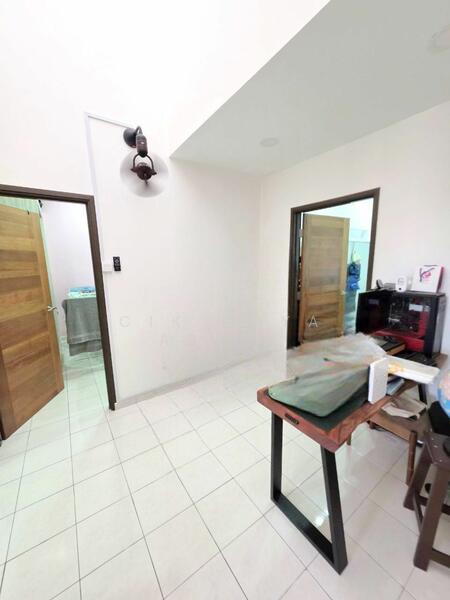 2 Storey House, Seksyen 23, Shah Alam Selangor untuk Untuk Dijual - RM 699,000, Feb 2026 - Interior - PropertyGuru.com.my