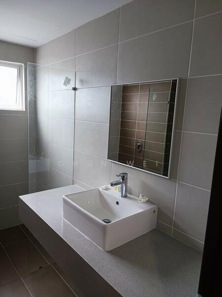 Condominium for Rent at Paraiso Residence @ The Earth - Chun Wei - Bathroom - PropertyGuru.com.my