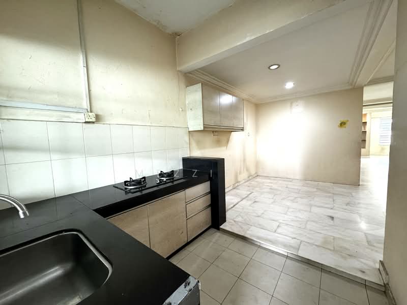 Taman Dato Ahmad Razali untuk Untuk Dijual - RM 1,000,000, Feb 2026 - Kitchen - PropertyGuru.com.my