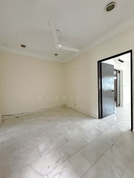 Taman Dato Ahmad Razali untuk Untuk Dijual - RM 1,000,000, Feb 2026 - Interior - PropertyGuru.com.my