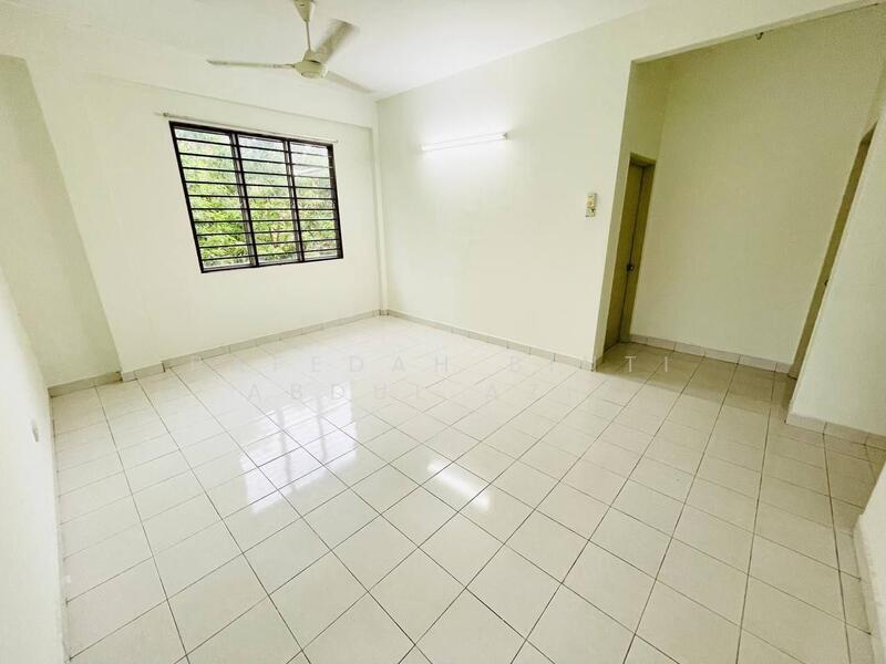 2-storey Terraced House for Sale in Alam Budiman (Shah Alam) - Rafedah Binti Abdul Aziz - Interior - PropertyGuru.com.my