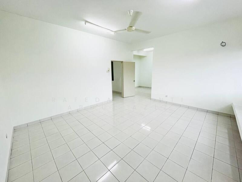 2-storey Terraced House for Sale in Alam Budiman (Shah Alam) - Rafedah Binti Abdul Aziz - Living Room - PropertyGuru.com.my