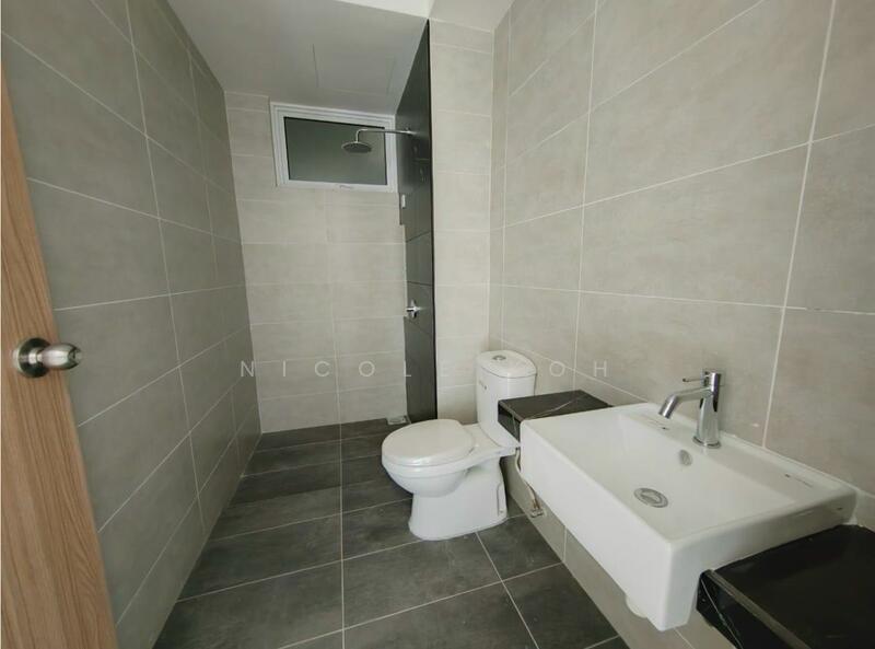 Condominium for Sale at QuayWest Residence - Nicole Koh - Bathroom - PropertyGuru.com.my