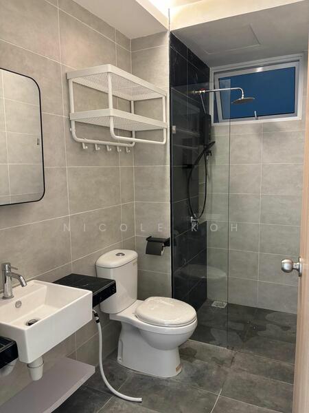 Condominium for Rent at QuayWest Residence - Nicole Koh - Bathroom - PropertyGuru.com.my