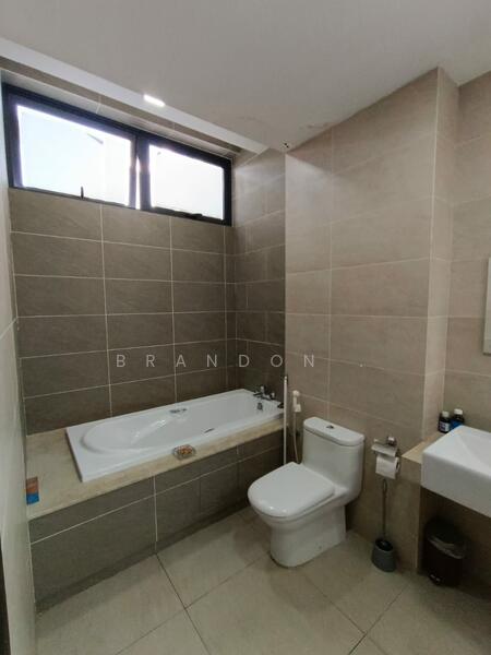 3-storey Terraced House for Sale in Ulu Kelang (Kuala Lumpur) - Brandon . - Bathroom - PropertyGuru.com.my
