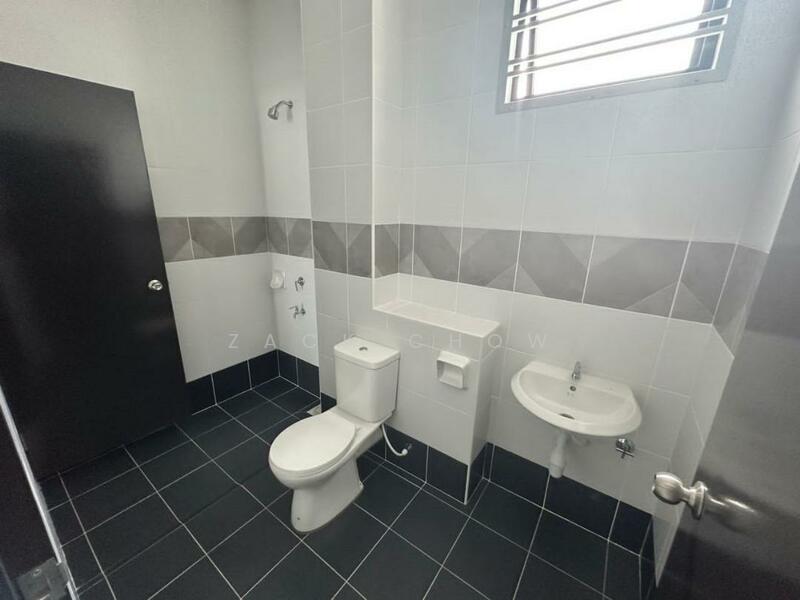 2-storey Terraced House for Sale in Taman Austin Duta (Tebrau) - Zack Chow - Bathroom - PropertyGuru.com.my