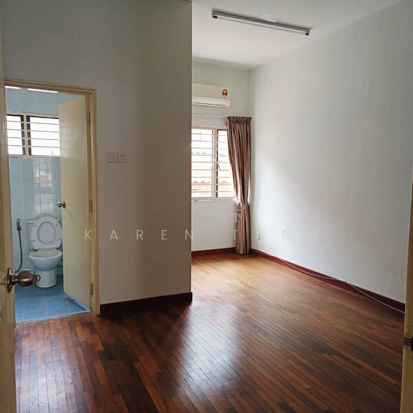 3-storey Terraced House for Sale in KL City Centre (Kuala Lumpur) - Karen Tang - Bathroom - PropertyGuru.com.my