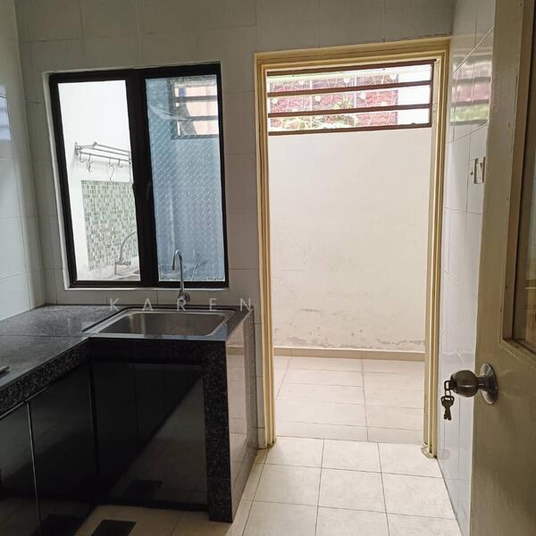 3-storey Terraced House for Sale in KL City Centre (Kuala Lumpur) - Karen Tang - Kitchen - PropertyGuru.com.my