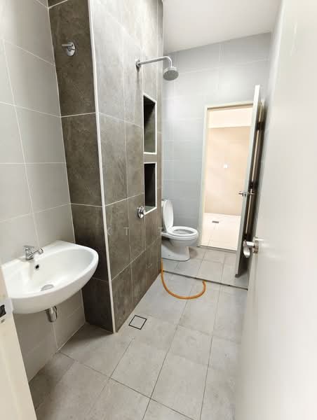Rumah Teres untuk Dijual di Taman Desa Tebrau (Tebrau) - KT Tan - Bathroom - PropertyGuru.com.my