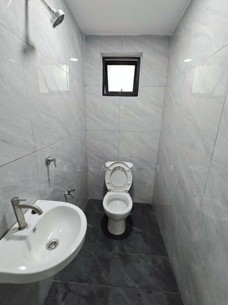 1-storey Terraced House for Sale in Taman Senai Jaya (Senai) - Melinda Ee - Bathroom - PropertyGuru.com.my