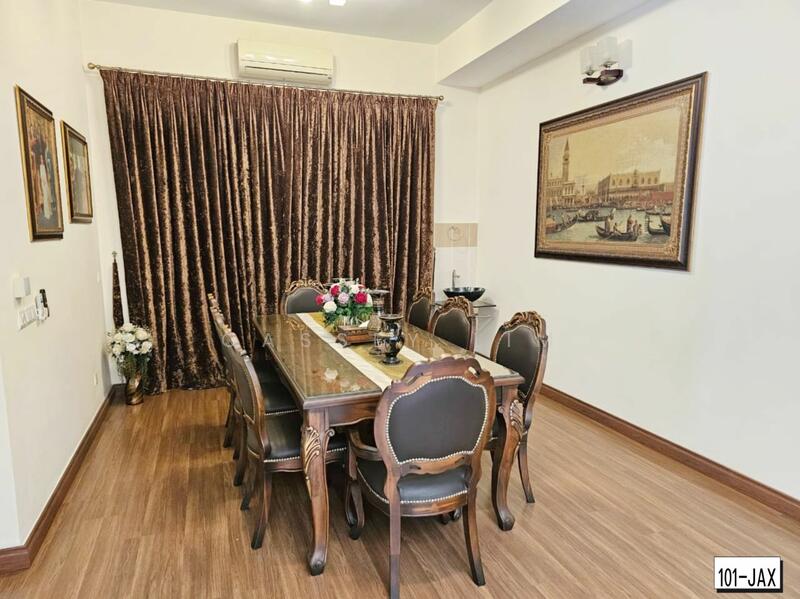 Semi-Detached House for Sale in Setia Alam (Selangor) - Cassey Lim - Dining Room - PropertyGuru.com.my