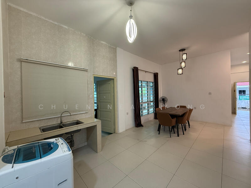 Semi-Detached House for Rent in Senadin (Miri) - Chuen Nean Yong - Kitchen - PropertyGuru.com.my