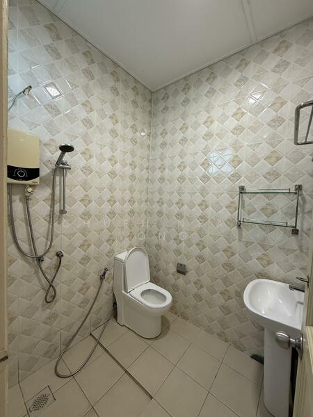 Semi-Detached House for Rent in Senadin (Miri) - Chuen Nean Yong - Bathroom - PropertyGuru.com.my