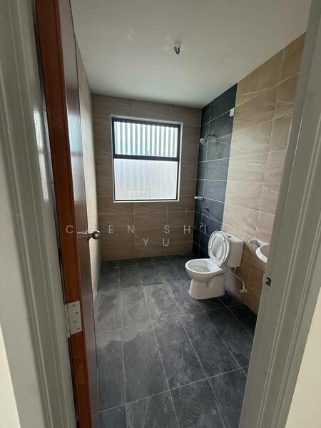 2-storey Terraced House for Sale in Taman Bestari Indah (Ulu Tiram) - Chen Shieh Yu - Bathroom - PropertyGuru.com.my