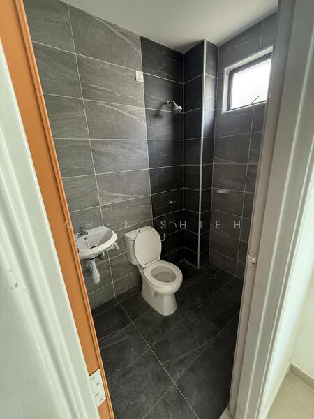 2-storey Terraced House for Sale in Taman Bestari Indah (Ulu Tiram) - Chen Shieh Yu - Bathroom - PropertyGuru.com.my