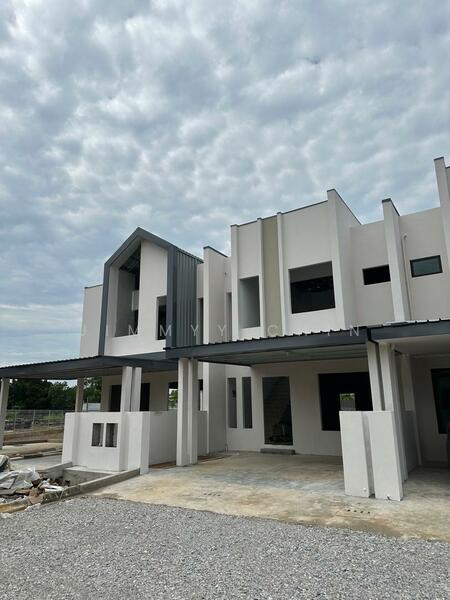 2-storey Terraced House for Sale in Kuching (Sarawak) - Jimmyy Chin - Exterior - PropertyGuru.com.my