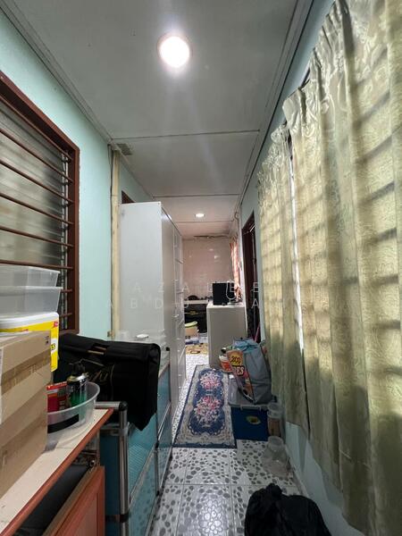 1-storey Terraced House for Sale in Kuantan (Pahang) - Azalee Abdullah - Corridor - PropertyGuru.com.my