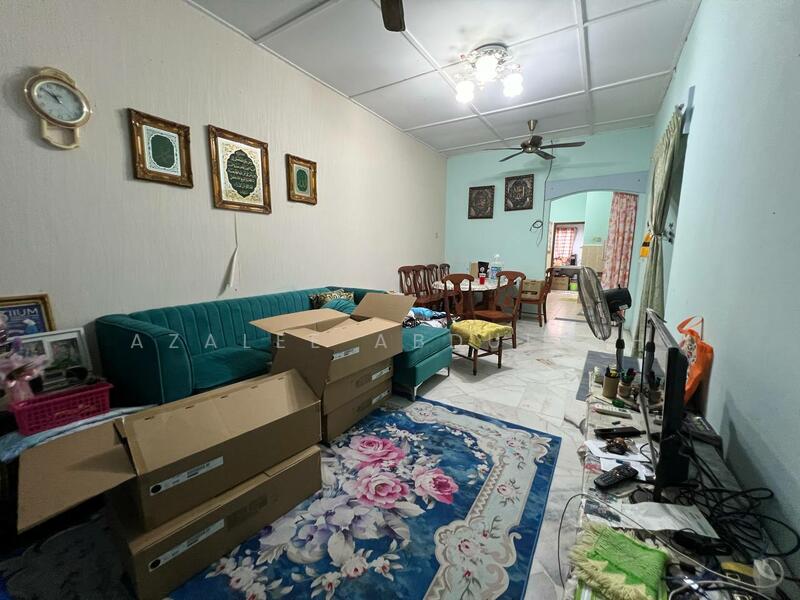 1-storey Terraced House for Sale in Kuantan (Pahang) - Azalee Abdullah - Living Room - PropertyGuru.com.my