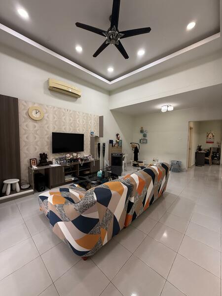 Taman Putra Prima untuk Untuk Dijual - RM 750,000, Feb 2026 - Living Room - PropertyGuru.com.my