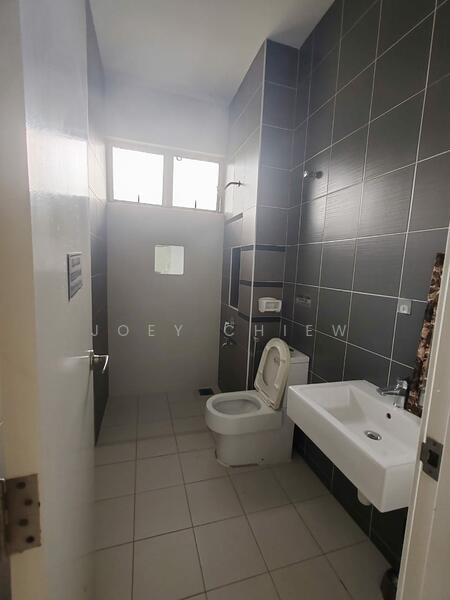 Semi-Detached House for Sale in Iskandar Puteri (Nusajaya) (Johor) - Joey Chiew - Bathroom - PropertyGuru.com.my