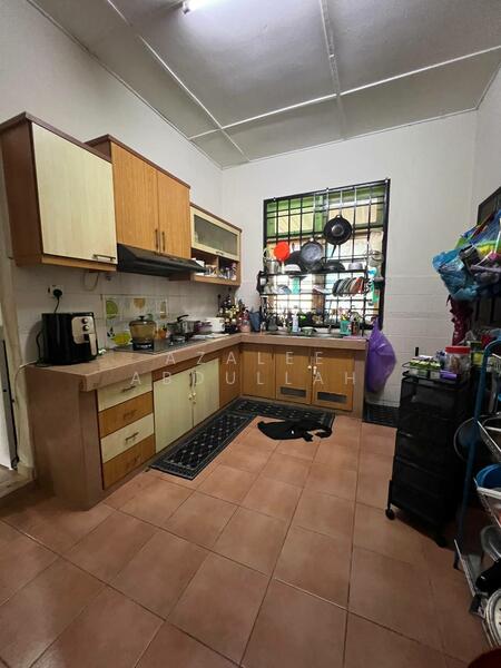 Semi-Detached House for Sale in Bandar Damansara Kuantan (Sungai Karang) - Azalee Abdullah - Kitchen - PropertyGuru.com.my