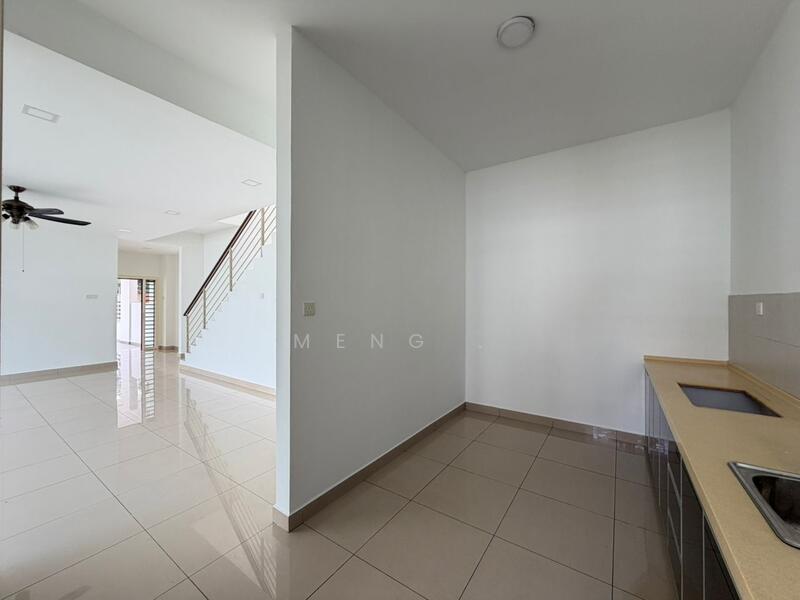 Cluster House for Sale in Taman Adda Heights (Tebrau) - Meng . - Living Room - PropertyGuru.com.my