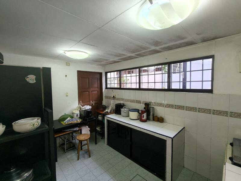 Double Storey House, Taman Wawasan 3, Puchong untuk Untuk Dijual - RM 900,000, Mac 2026 - Kitchen - PropertyGuru.com.my