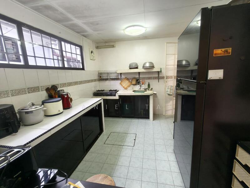 Double Storey House, Taman Wawasan 3, Puchong untuk Untuk Dijual - RM 900,000, Mac 2026 - Kitchen - PropertyGuru.com.my